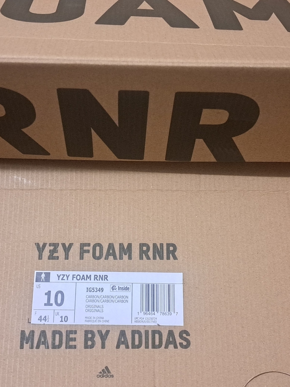Yeezy Foam RNR - Carbon - Picture 4 of 8